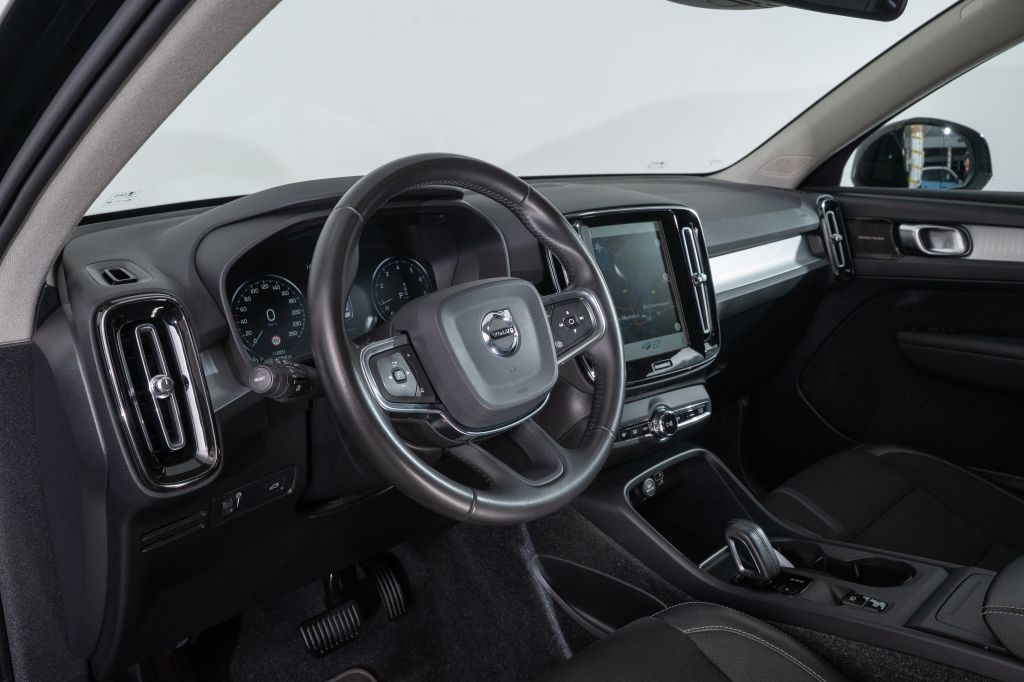 Volvo XC40 T4 Geartronic Momentum foto 11