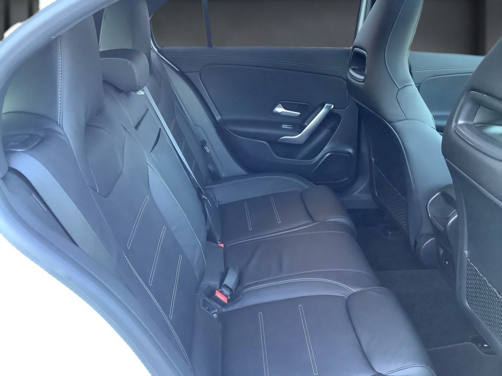 Mercedes-Benz A 35 AMG 4M PANO+DISTRONIC+TOTW+AMBIENTE+360° foto 14