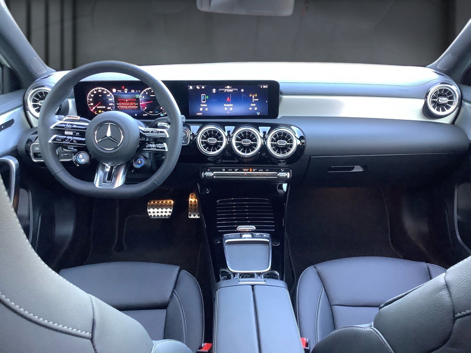 Mercedes-Benz A 35 AMG 4M PANO+DISTRONIC+TOTW+AMBIENTE+360° foto 15