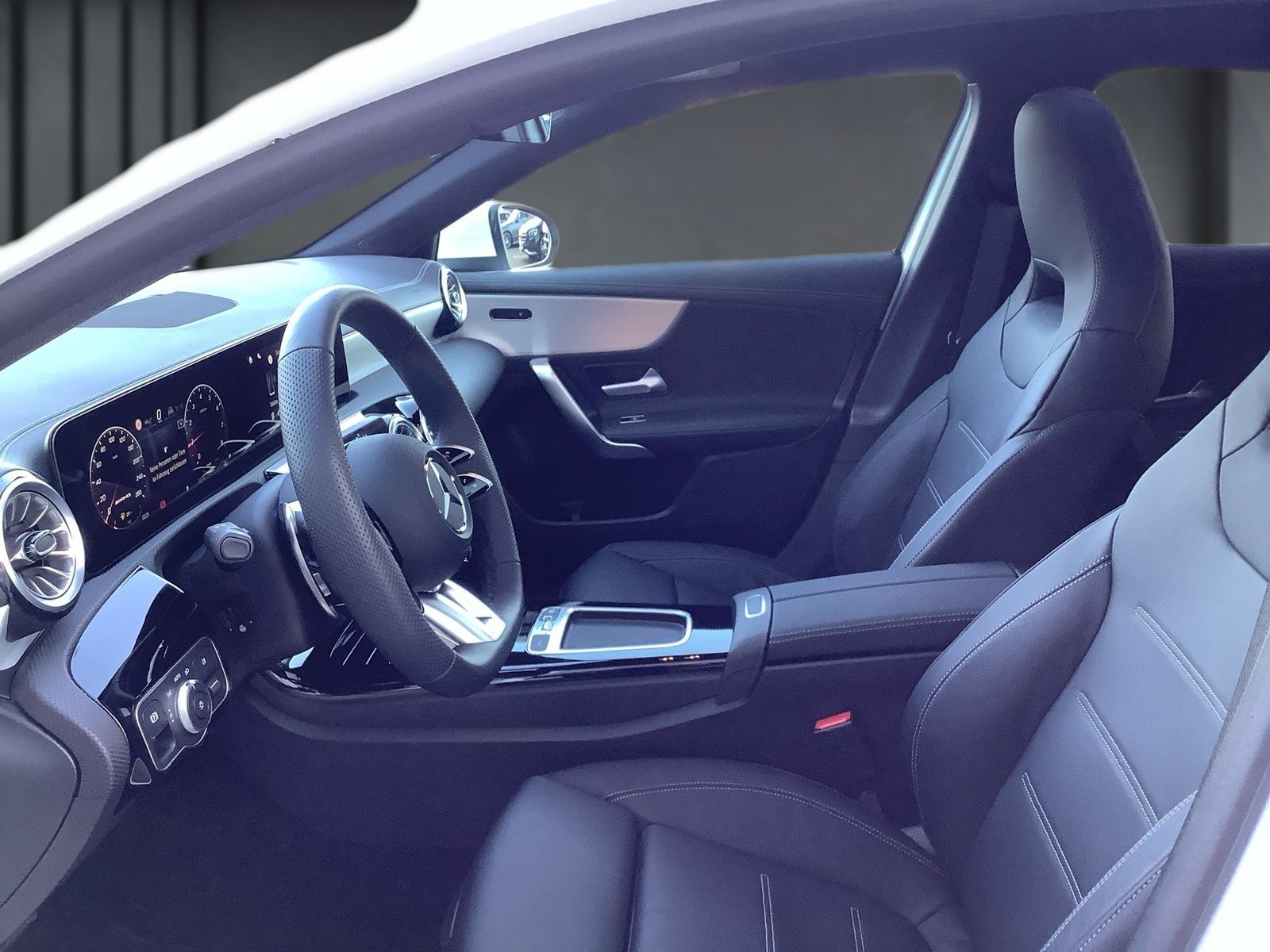 Mercedes-Benz A 35 AMG 4M PANO+DISTRONIC+TOTW+AMBIENTE+360° foto 7