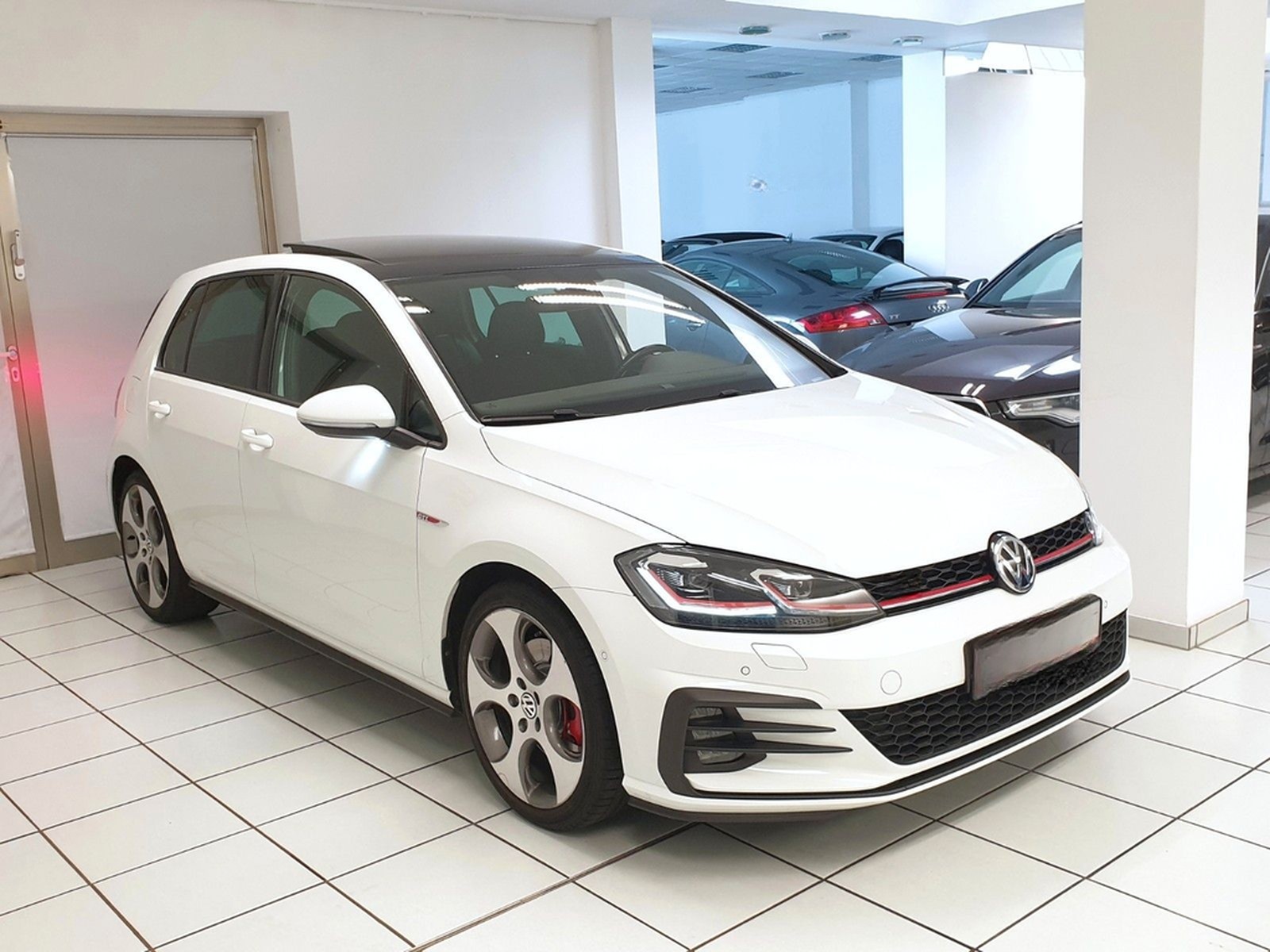 Volkswagen Golf VII GTI DSG 2.Hand NAVI LED K.LESS PANO foto 2