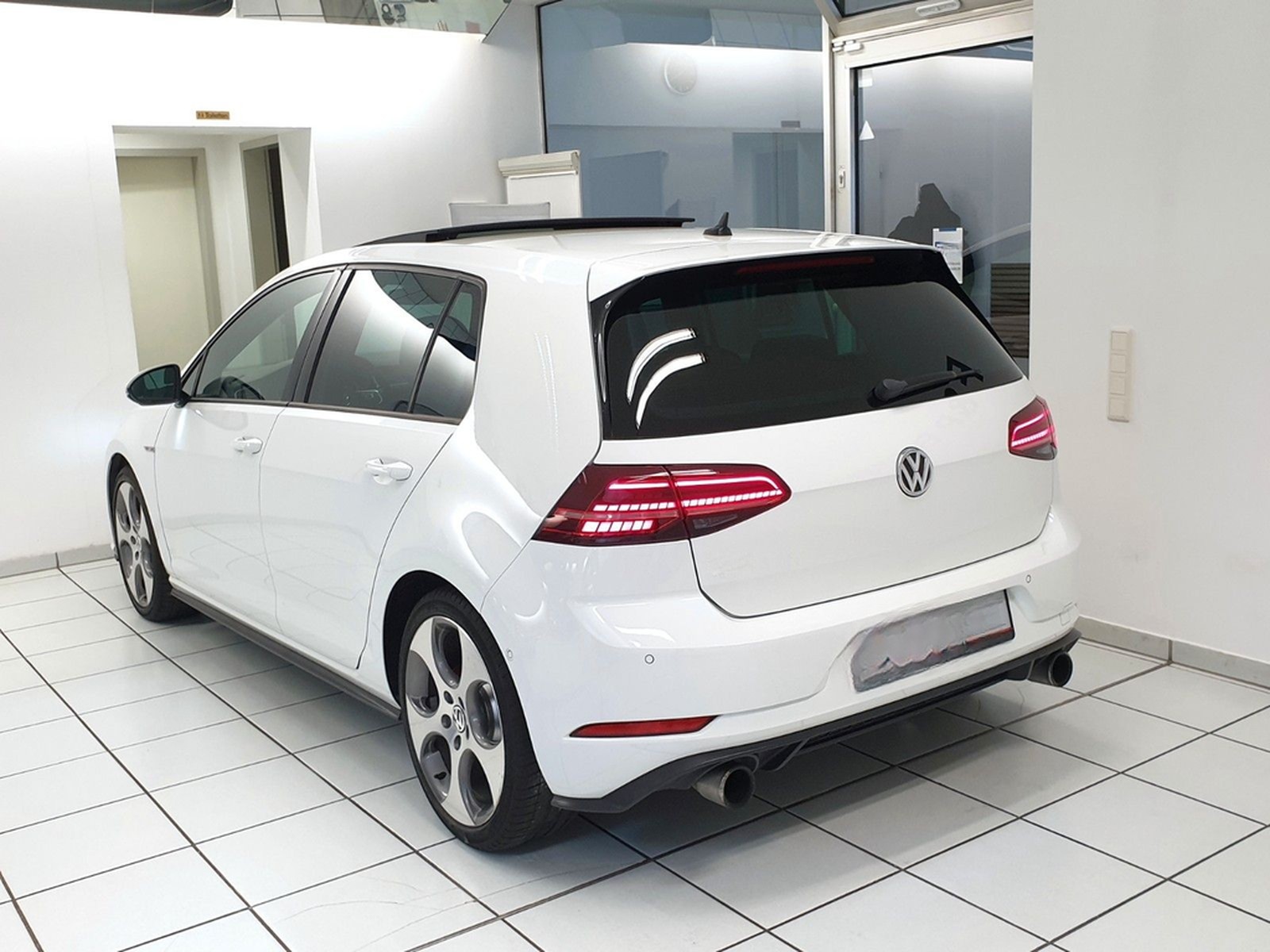 Volkswagen Golf VII GTI DSG 2.Hand NAVI LED K.LESS PANO foto 5