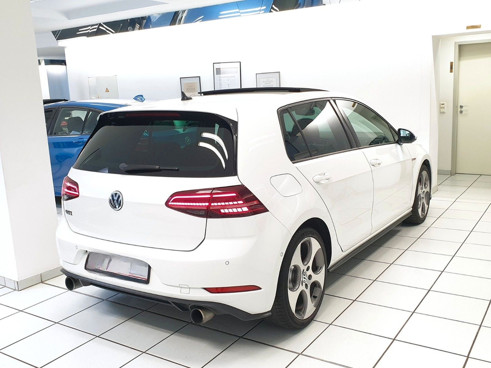 Volkswagen Golf VII GTI DSG 2.Hand NAVI LED K.LESS PANO foto 6