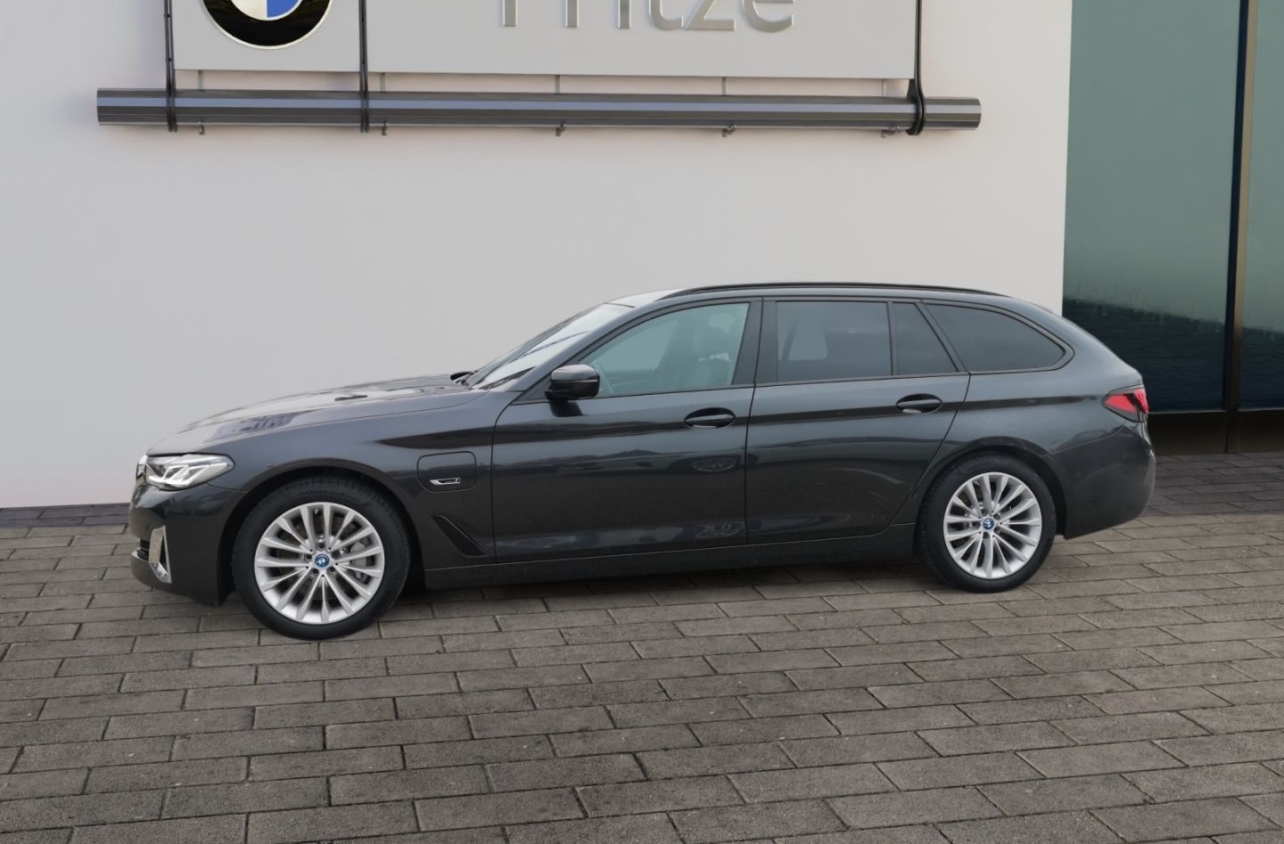 BMW 530 e Touring Luxury Line LASER+LEDER+NAVI+H&K foto 3