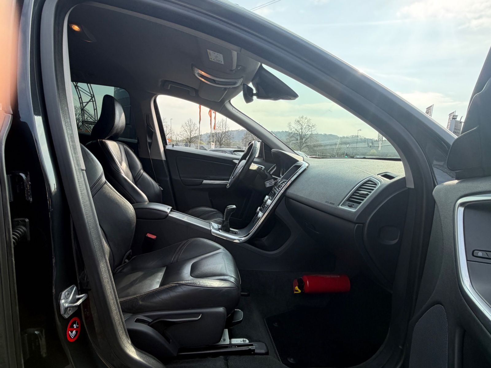 Volvo XC60 D3 Dynamic/Leder/Navi/Xenon/6-Gang foto 16