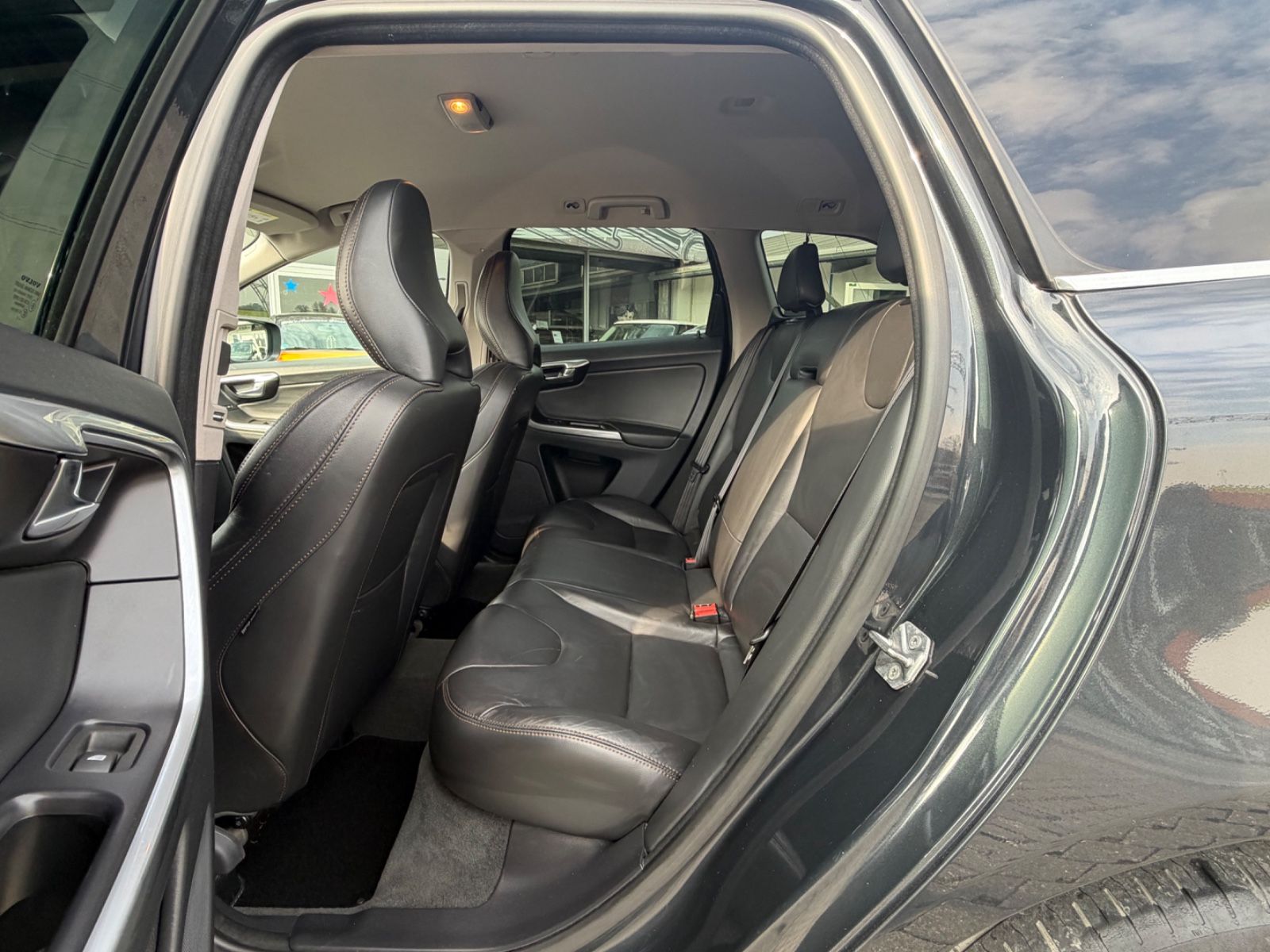 Volvo XC60 D3 Dynamic/Leder/Navi/Xenon/6-Gang foto 18