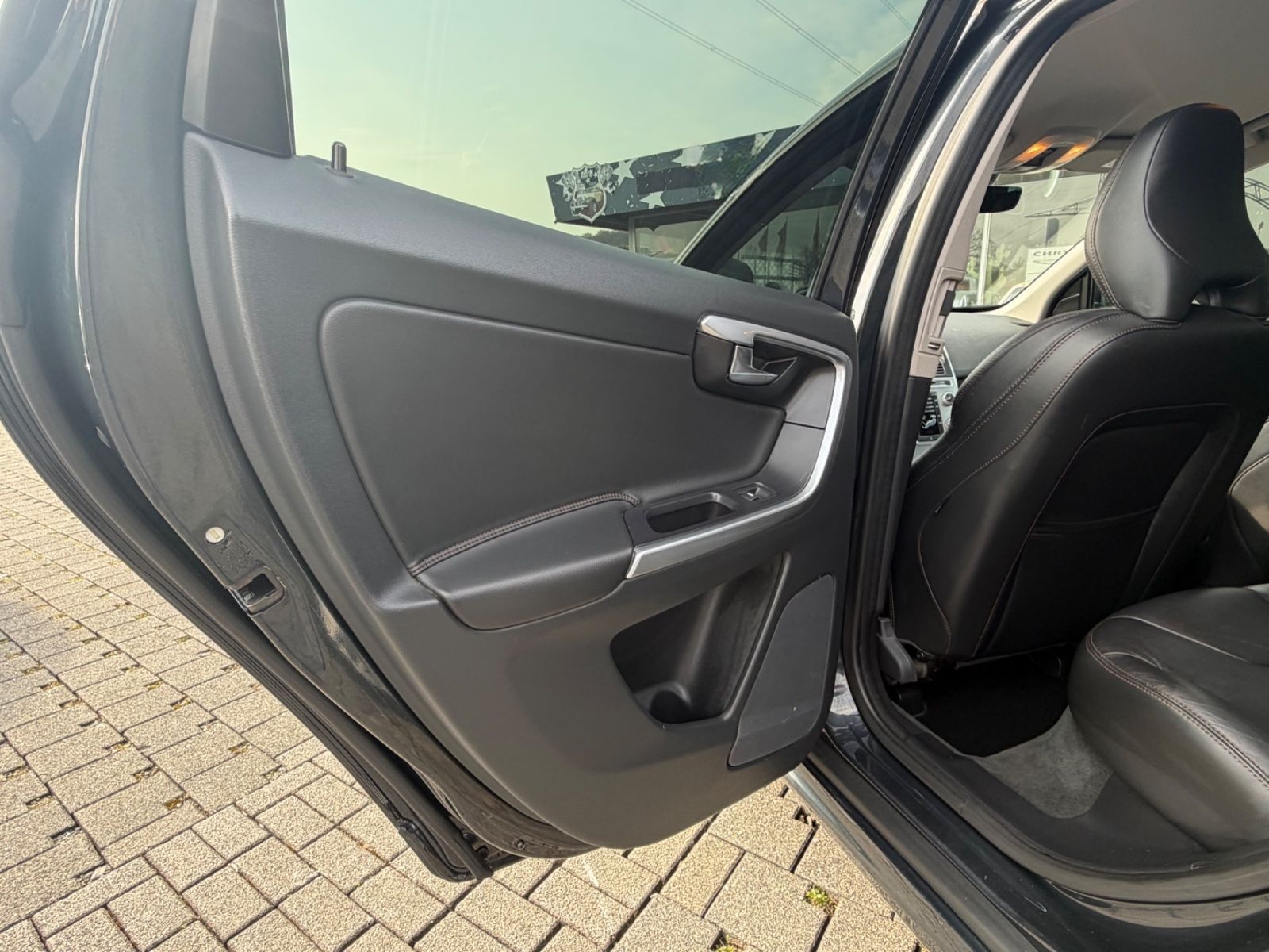 Volvo XC60 D3 Dynamic/Leder/Navi/Xenon/6-Gang foto 20