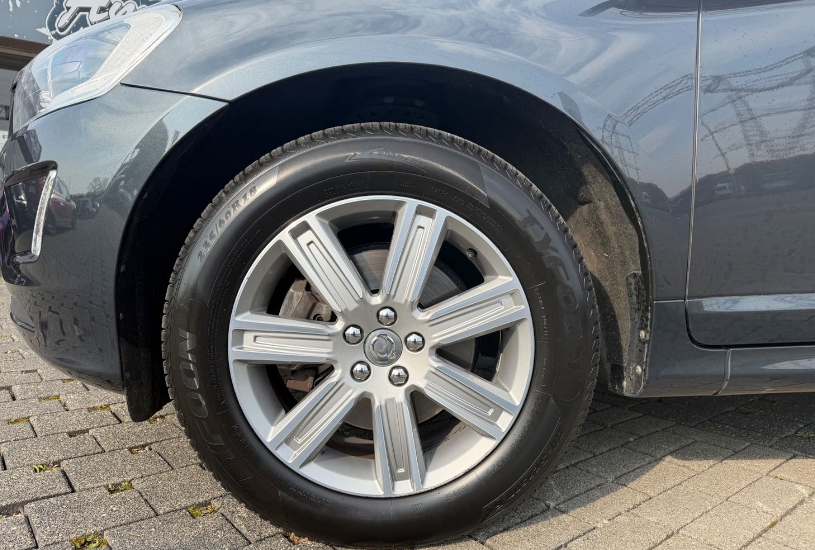 Volvo XC60 D3 Dynamic/Leder/Navi/Xenon/6-Gang foto 4