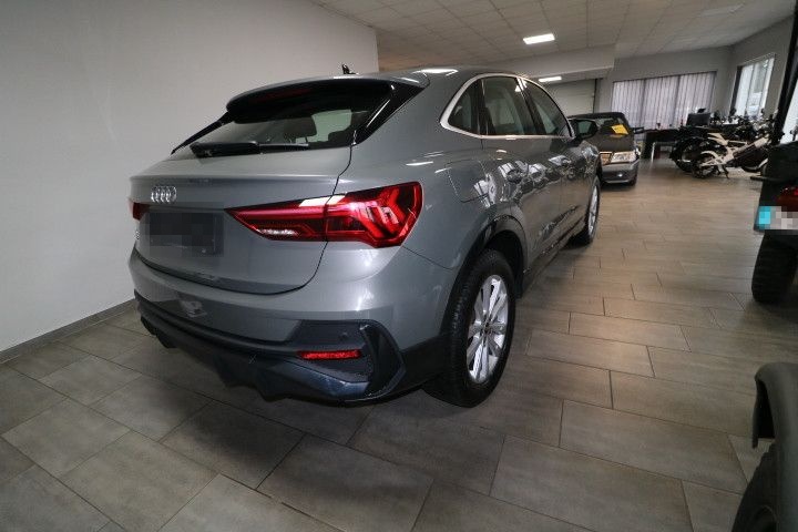 Audi Q3 Sportback 45 TFSIe S tronic LED foto 3