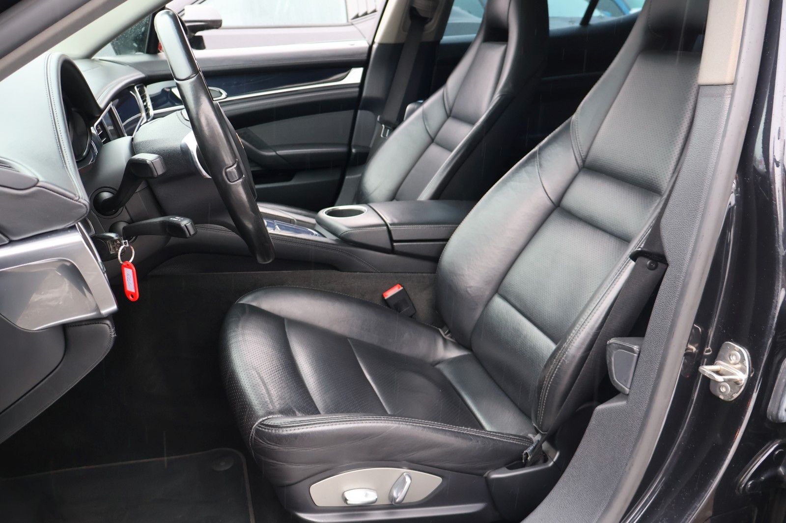 Porsche Panamera 4S/PDC/NAVI/BOSE/BI-XENON foto 8