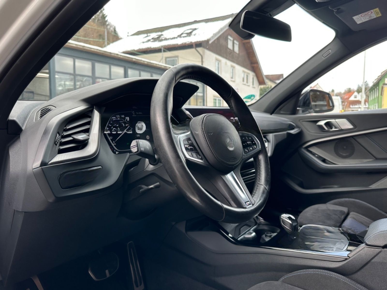 BMW M135 i xDrive Lim Aut Navi Temp LED foto 20