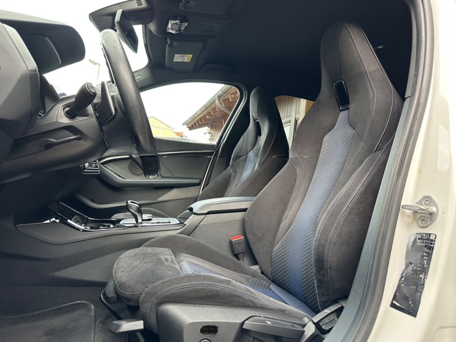 BMW M135 i xDrive Lim Aut Navi Temp LED foto 22