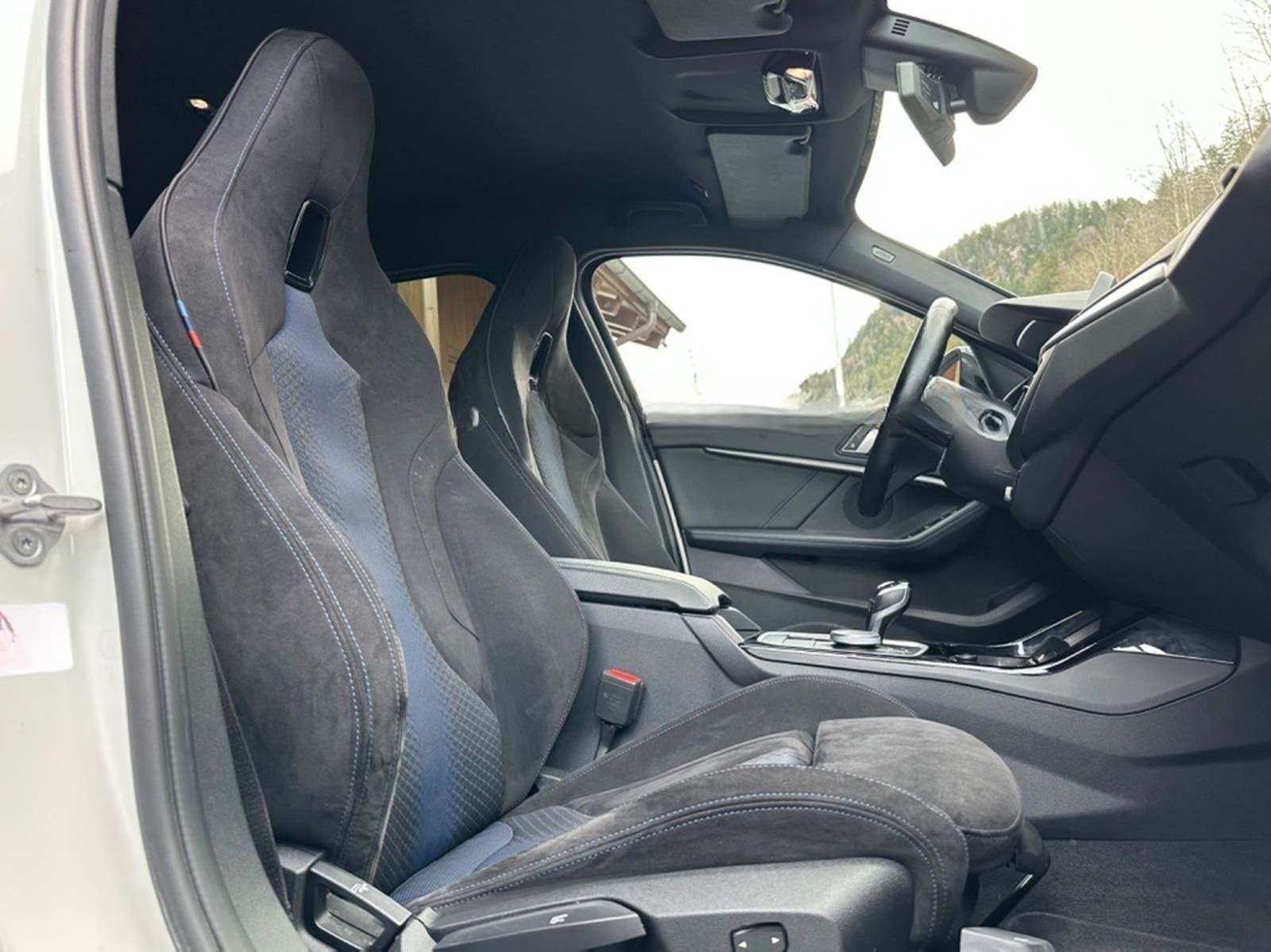BMW M135 i xDrive Lim Aut Navi Temp LED foto 23