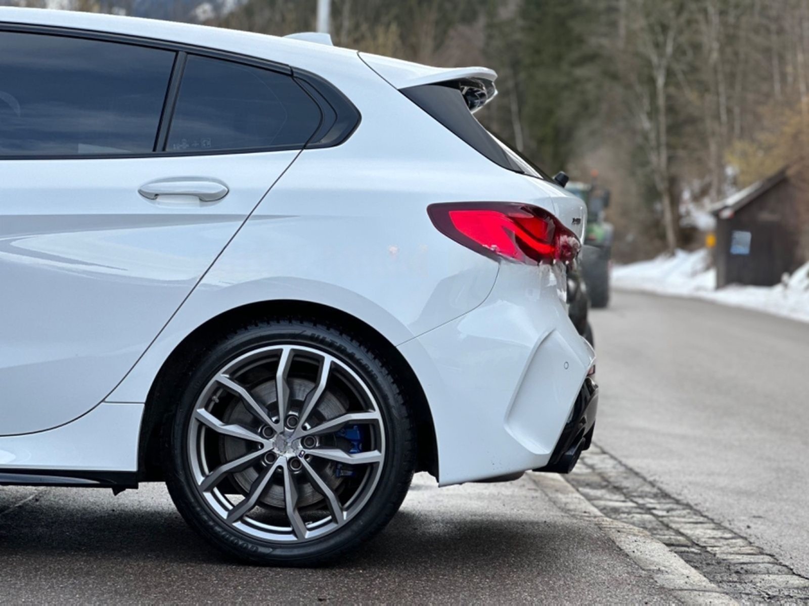 BMW M135 i xDrive Lim Aut Navi Temp LED foto 26