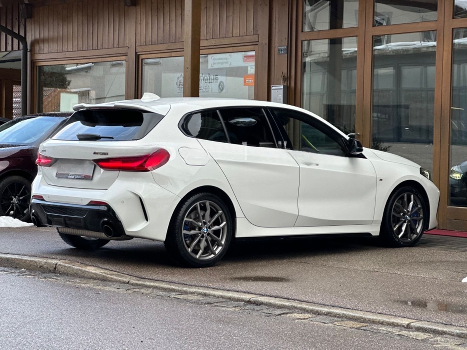 BMW M135 i xDrive Lim Aut Navi Temp LED foto 5