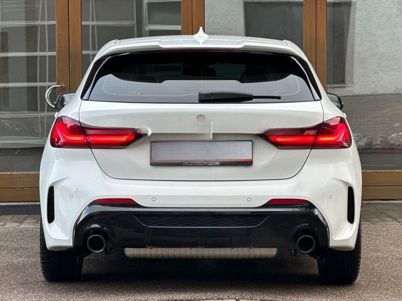 BMW M135 i xDrive Lim Aut Navi Temp LED foto 6