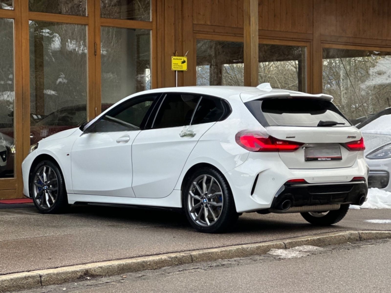BMW M135 i xDrive Lim Aut Navi Temp LED foto 7