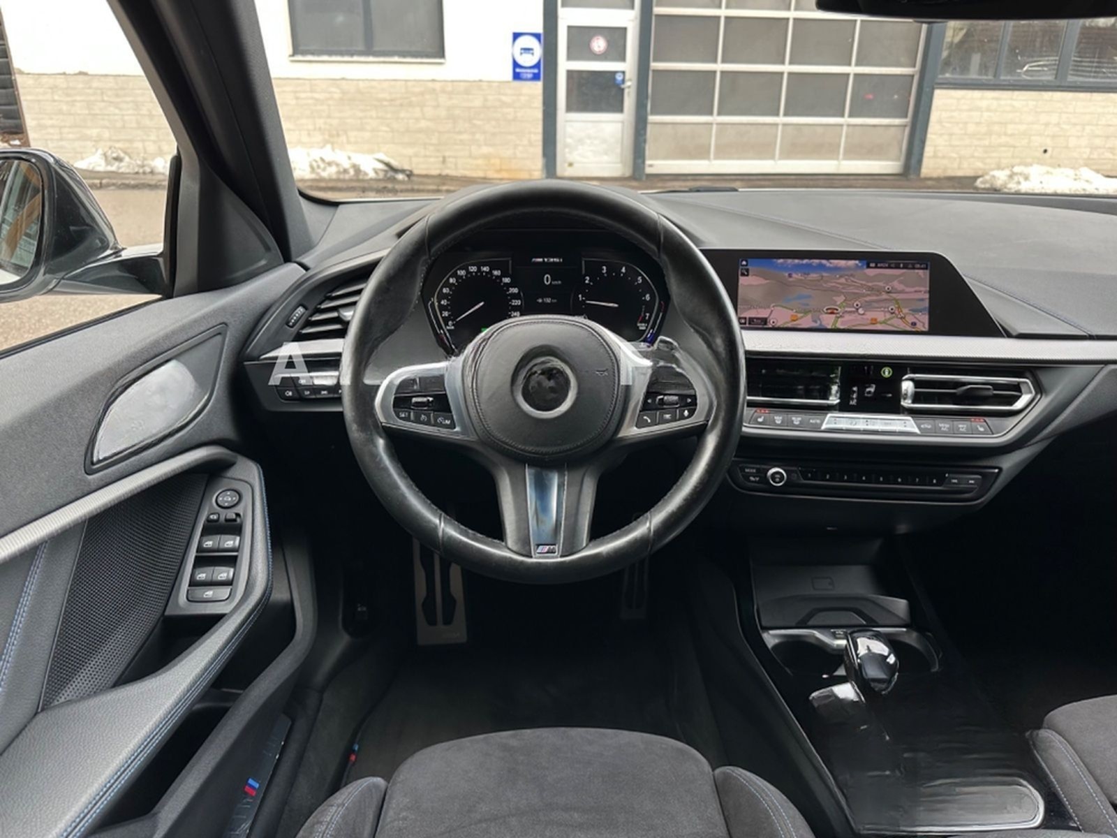 BMW M135 i xDrive Lim Aut Navi Temp LED foto 9