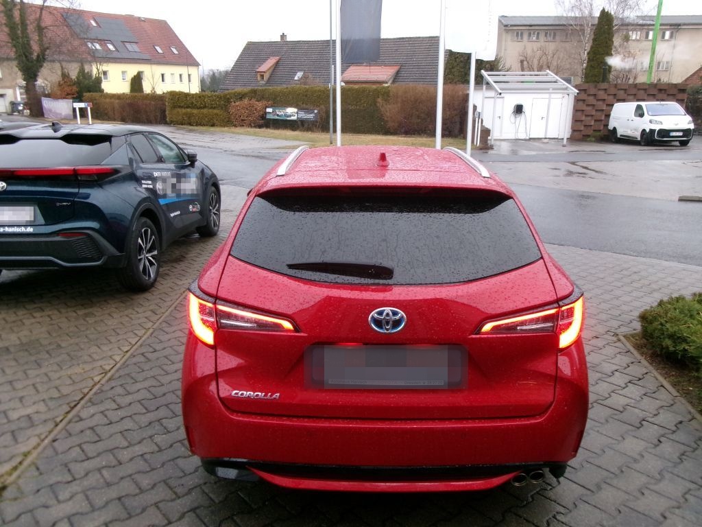 Toyota Corolla 2.0 Hybrid TS Team D  +TPKT+TWW+ foto 4