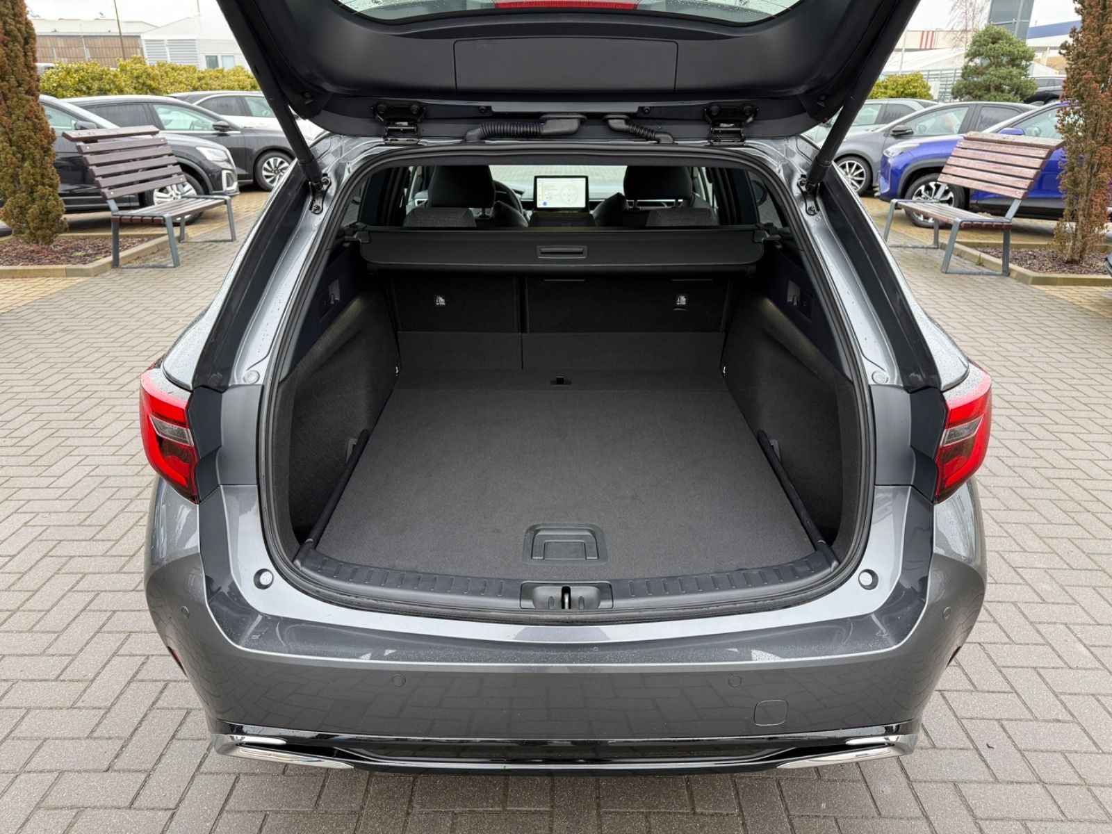 Toyota Corolla Touring Sports Hybrid Style foto 14