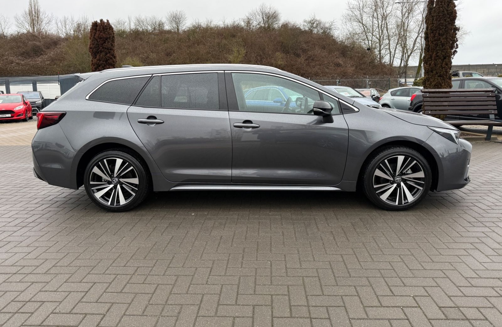 Toyota Corolla Touring Sports Hybrid Style foto 4