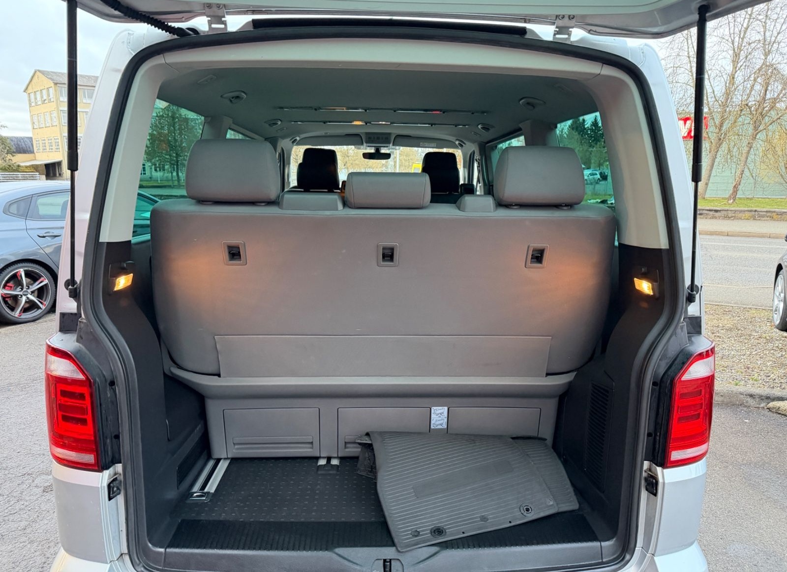 Volkswagen Multivan Generation Six 4Motion DSG LED LEDER foto 16