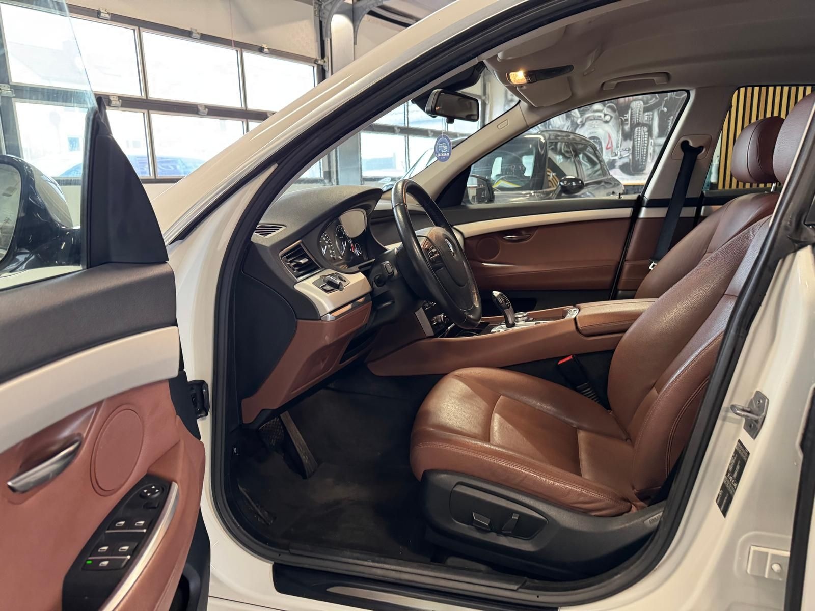 BMW 530D GT 3.0 BI-XENON LEDER KAMERA foto 12