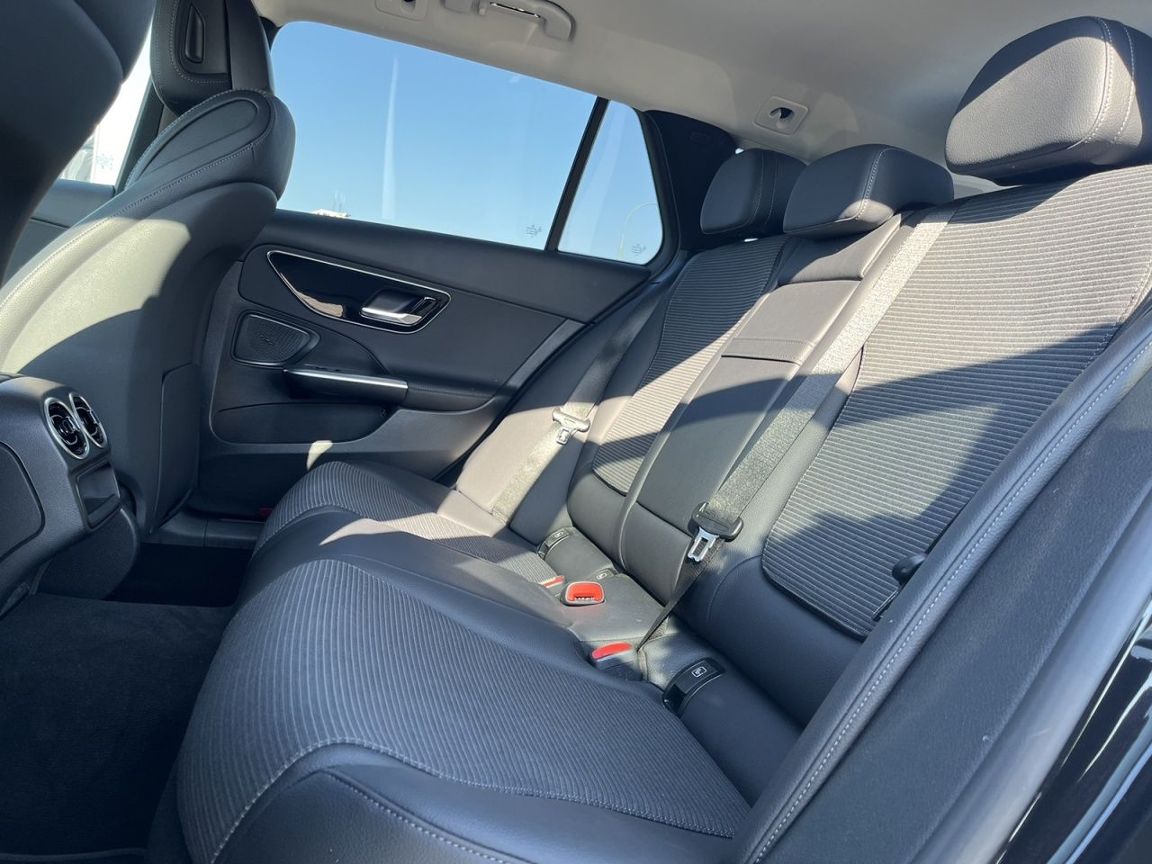Mercedes-Benz C 220 d T AVANTGARDE+FAHRASSIST+AMBIENTE+AHK+KAM foto 18