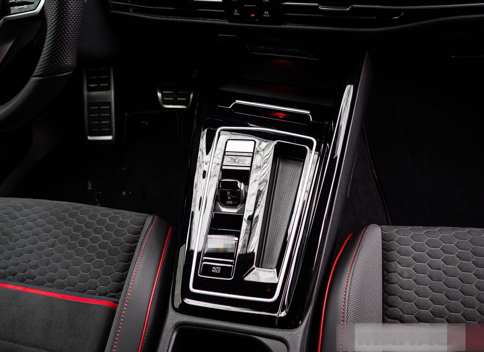 Volkswagen Golf VIII GTI Clubsport 2.0 TSI LED+ Navi ParkPi foto 17