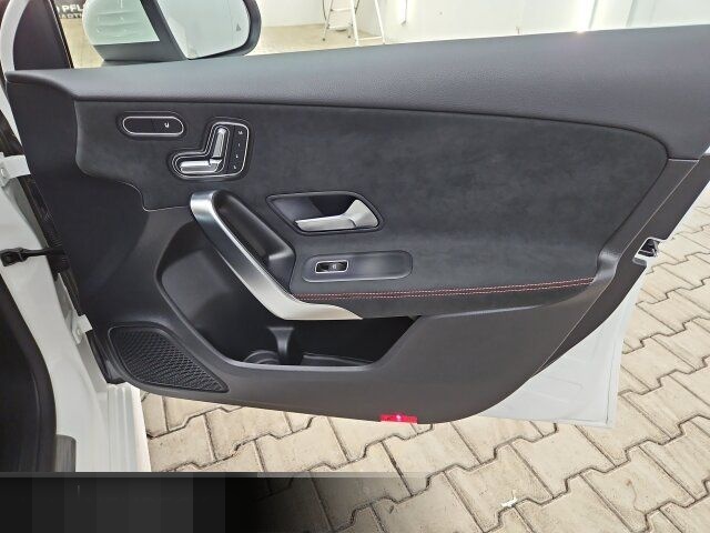Mercedes-Benz A 200 d AMG Line/Pano/Standhz./Memory/Totwinkel/ foto 24