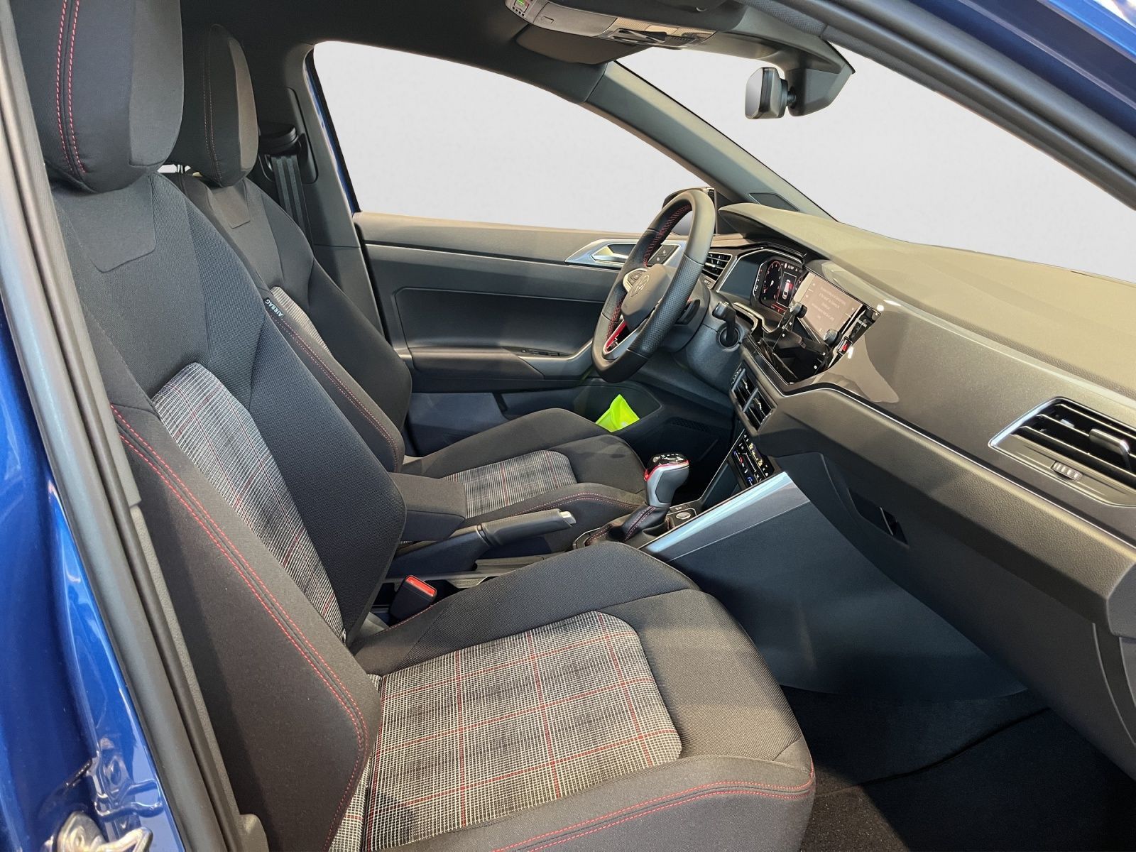 Volkswagen Polo GTI 2,0 l TSI OPF 152 kW (207 PS) 7-Gang-Do foto 4