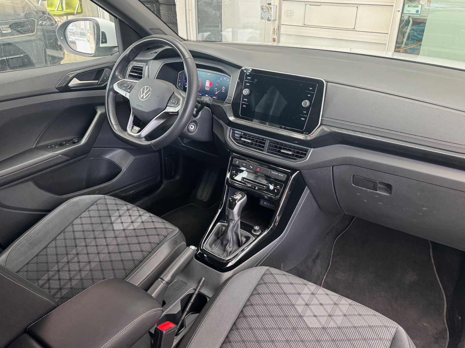 Volkswagen T-Cross 1.5 TSI 110 kW R-Line IQ Light foto 4