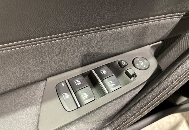 BMW 520 D Touring Automatik EU6d Leder LED ACC Navi  foto 16