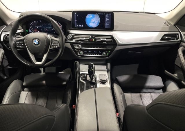 BMW 520 D Touring Automatik EU6d Leder LED ACC Navi  foto 10