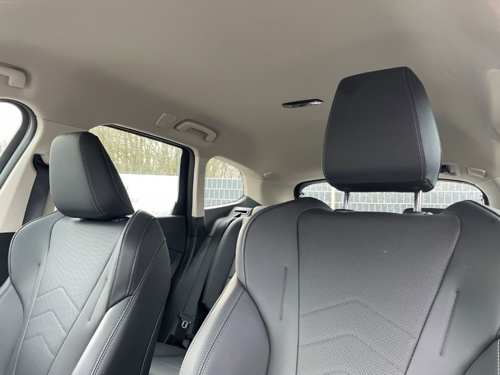 BMW X1 xDrive23i xLine DrivAssisProf HUD AHK Keyless foto 9