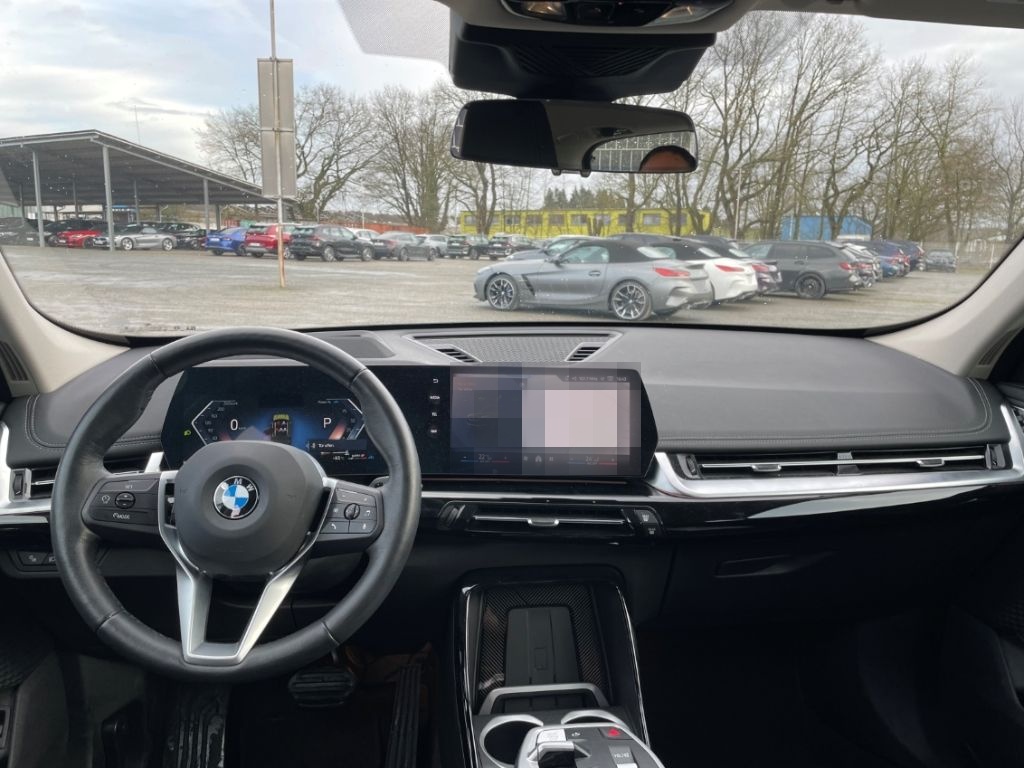 BMW X1 xDrive23i xLine DrivAssisProf HUD AHK Keyless foto 10