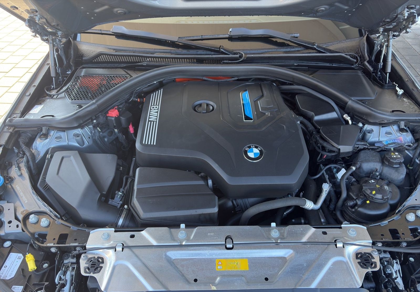 BMW 330e xDrive Touring ACC 360° Sportsitze SH foto 11
