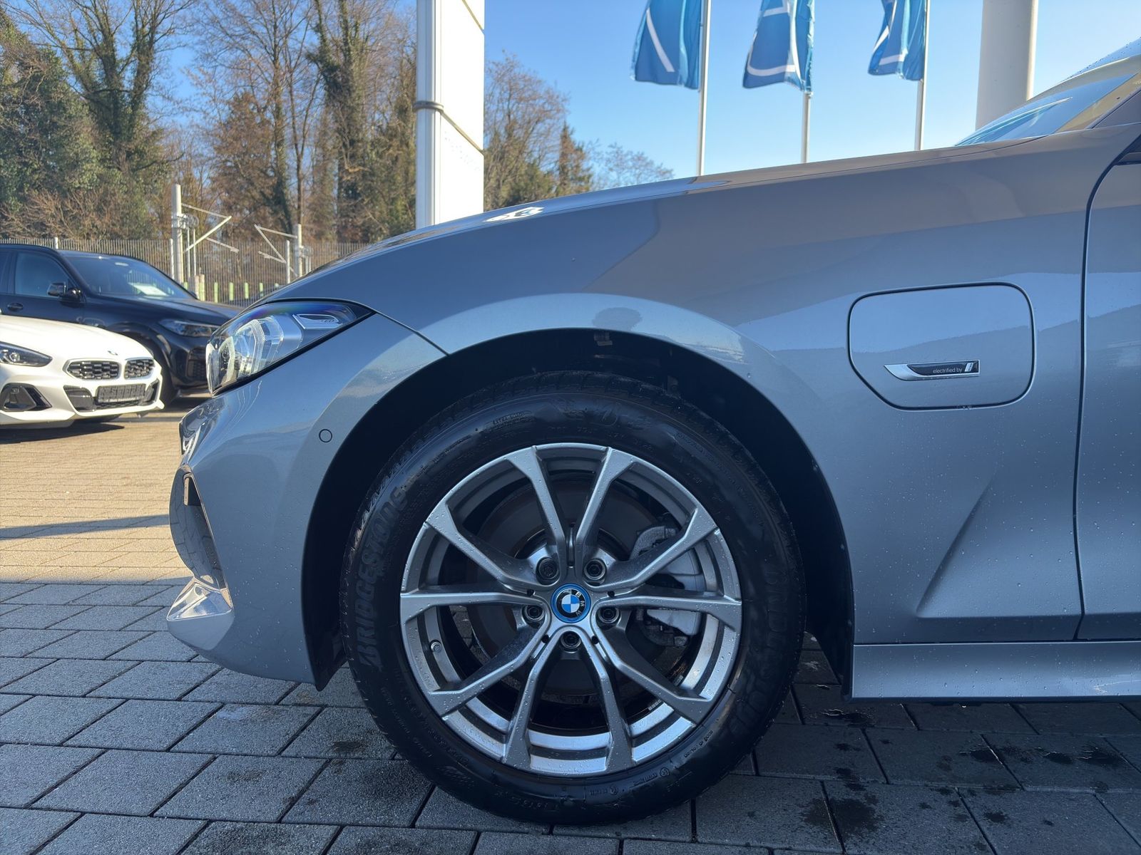 BMW 330e xDrive Touring ACC 360° Sportsitze SH foto 3