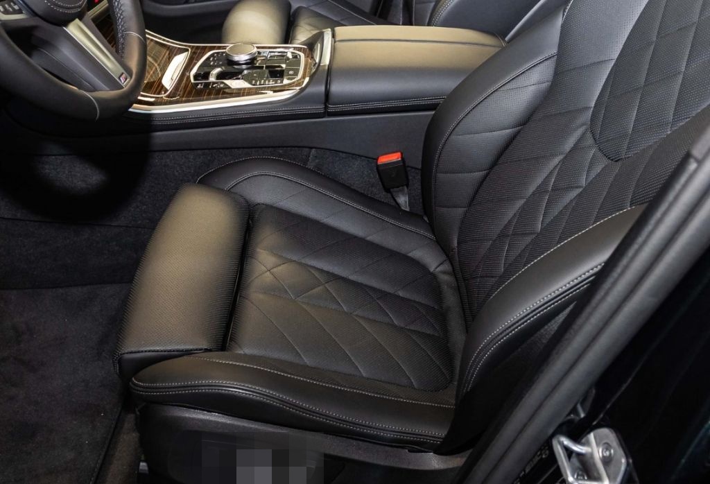 BMW X5 50exMSport+AHK+Panorama+Navi+Leder+e-Sitze foto 8