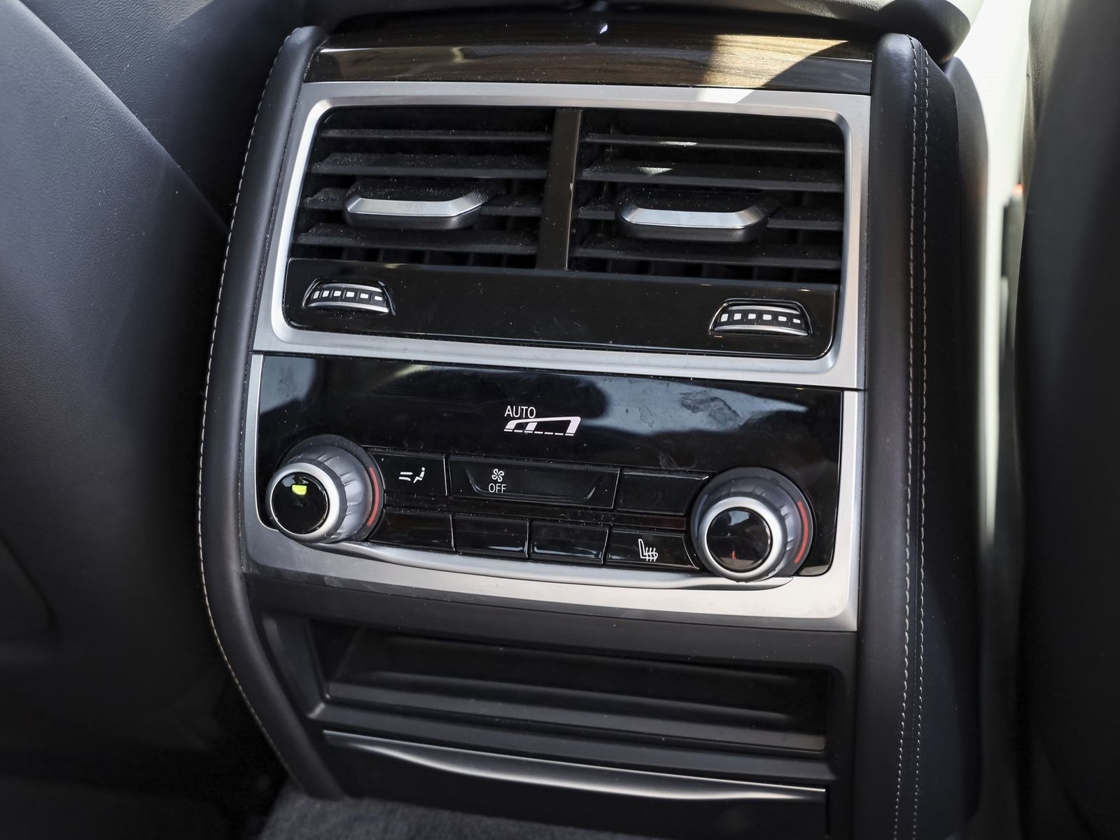 BMW 745e iPerformance Limousine foto 13