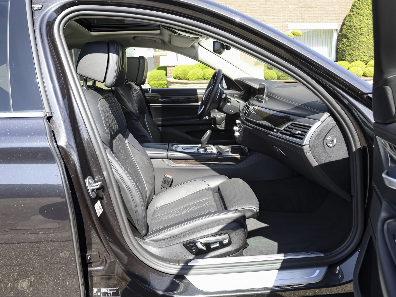 BMW 745e iPerformance Limousine foto 3