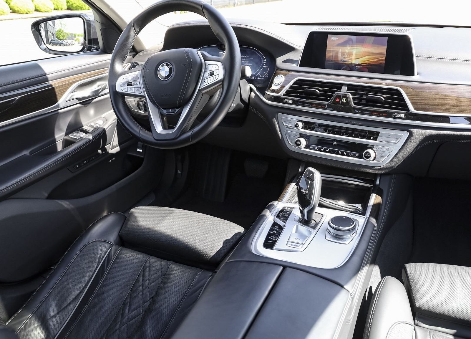 BMW 745e iPerformance Limousine foto 4