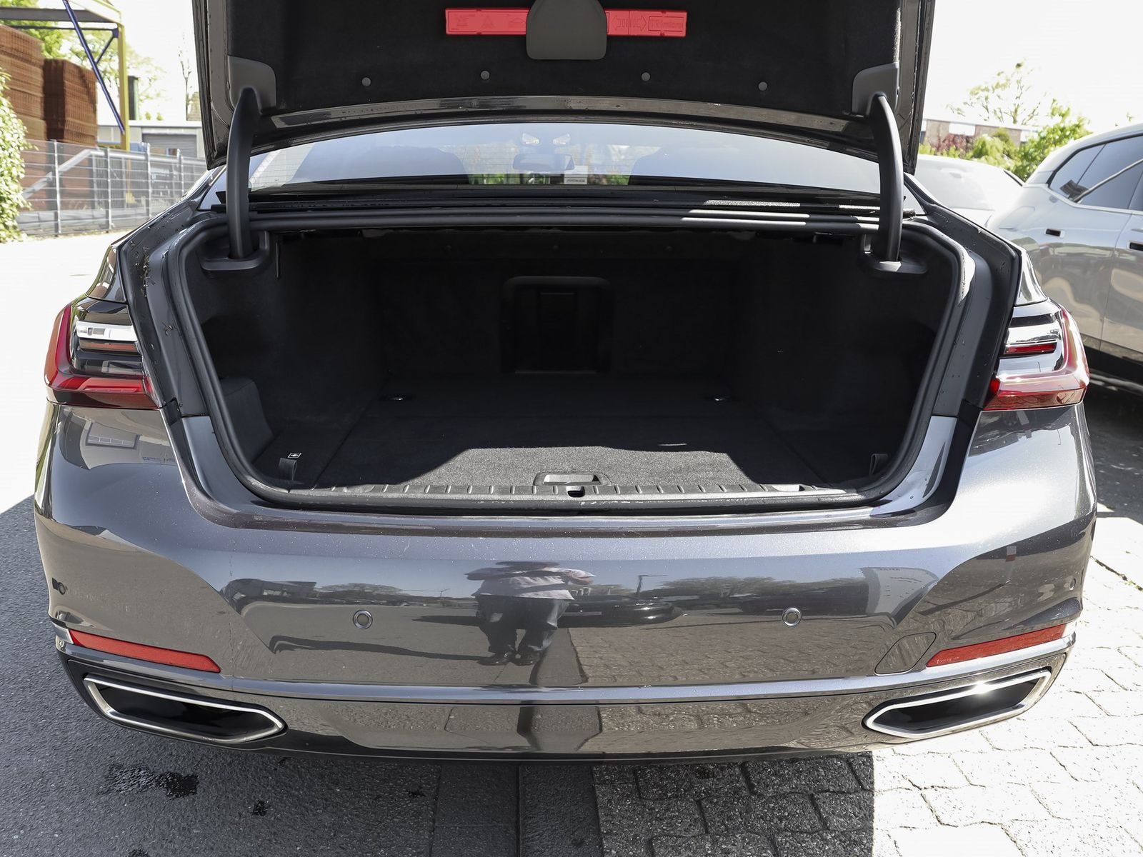 BMW 745e iPerformance Limousine foto 7