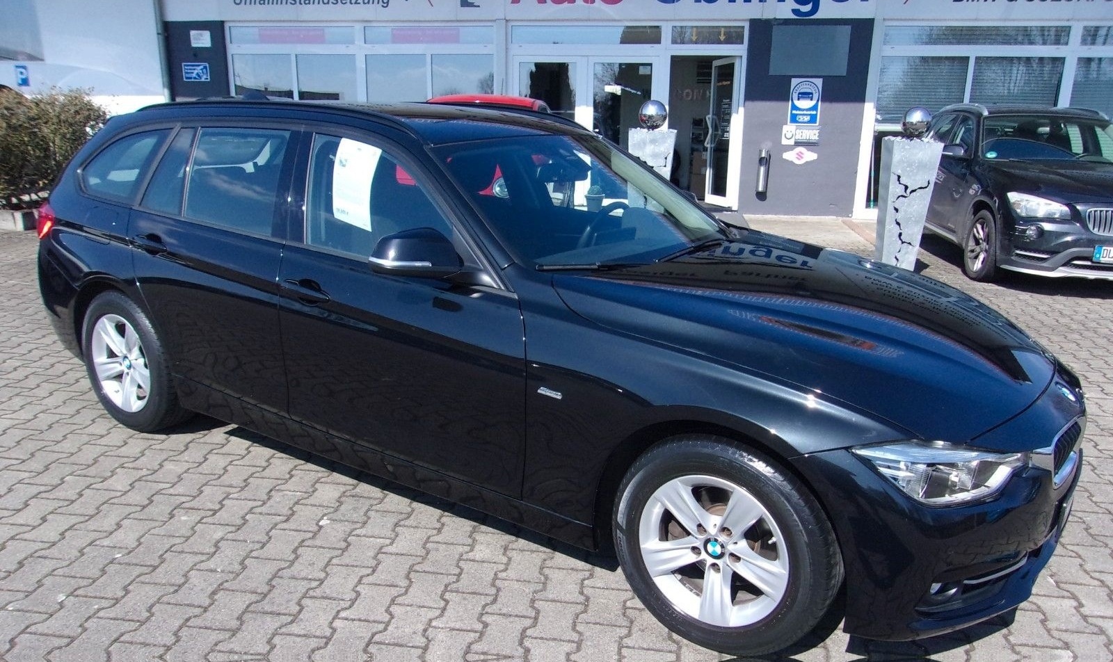 BMW 318i  Automatic  Touring Sport Line foto 2