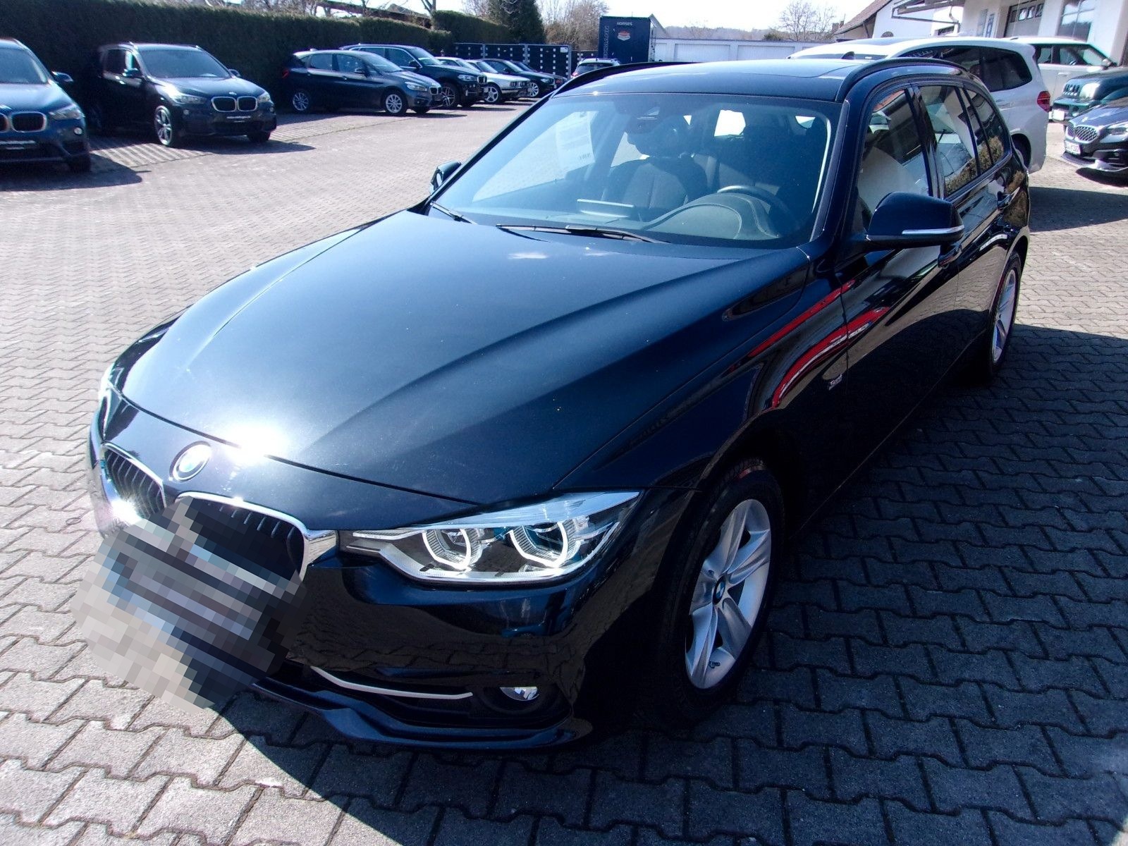 BMW 318i  Automatic  Touring Sport Line foto 3