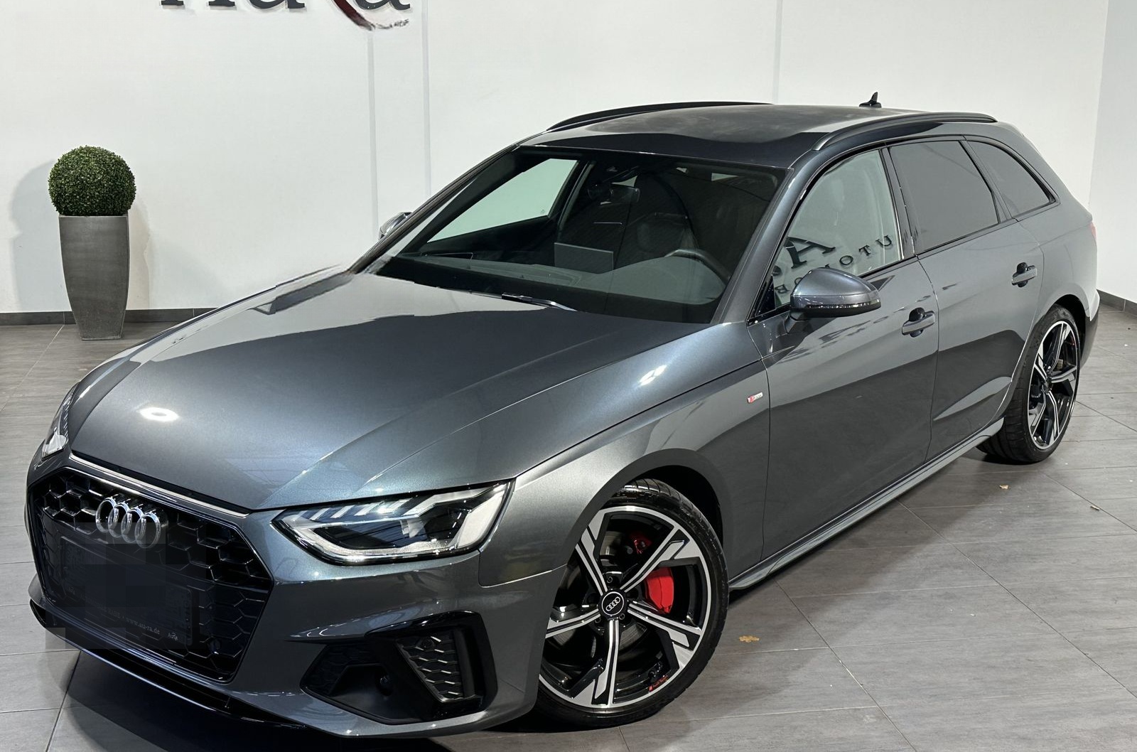 Audi A4 Avant 45 TFSI Qu S-Line Black NAV+LED+19ZOLL foto 2