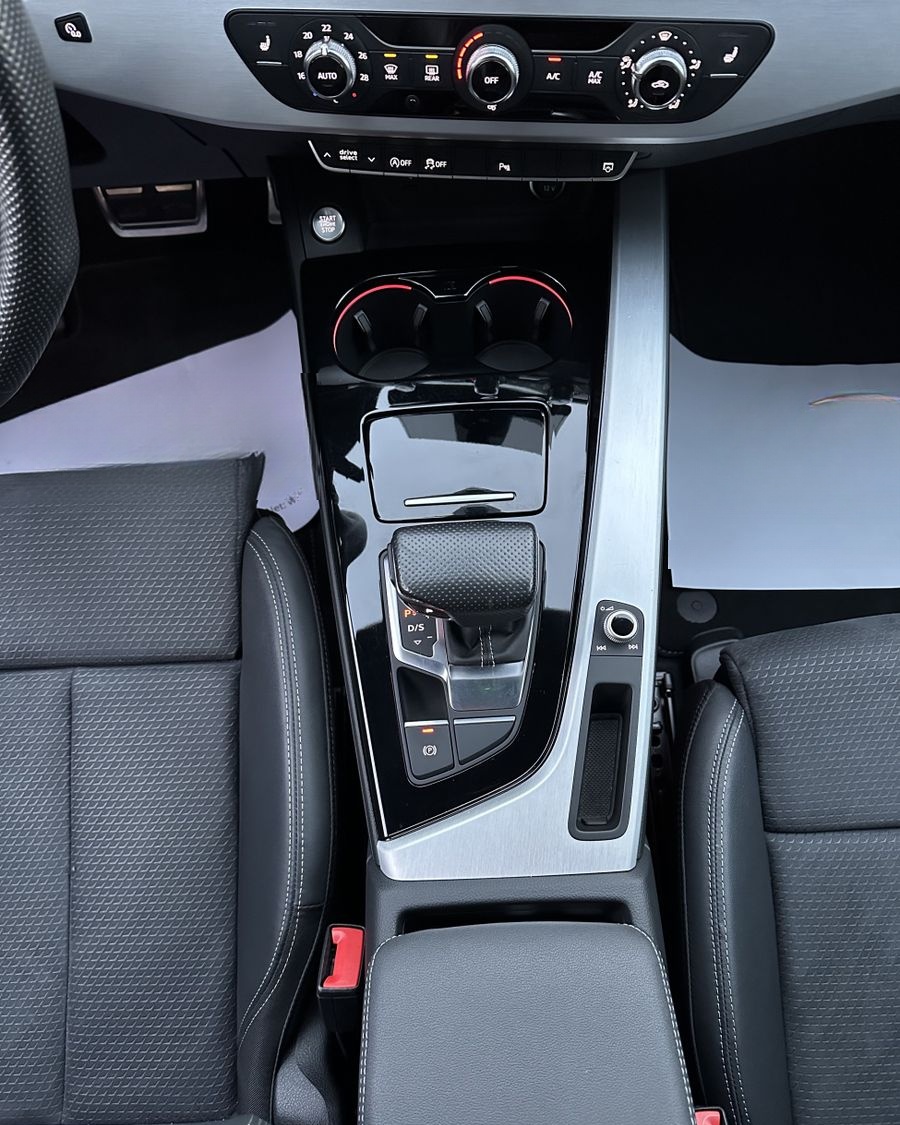 Audi A4 Avant 45 TFSI Qu S-Line Black NAV+LED+19ZOLL foto 12