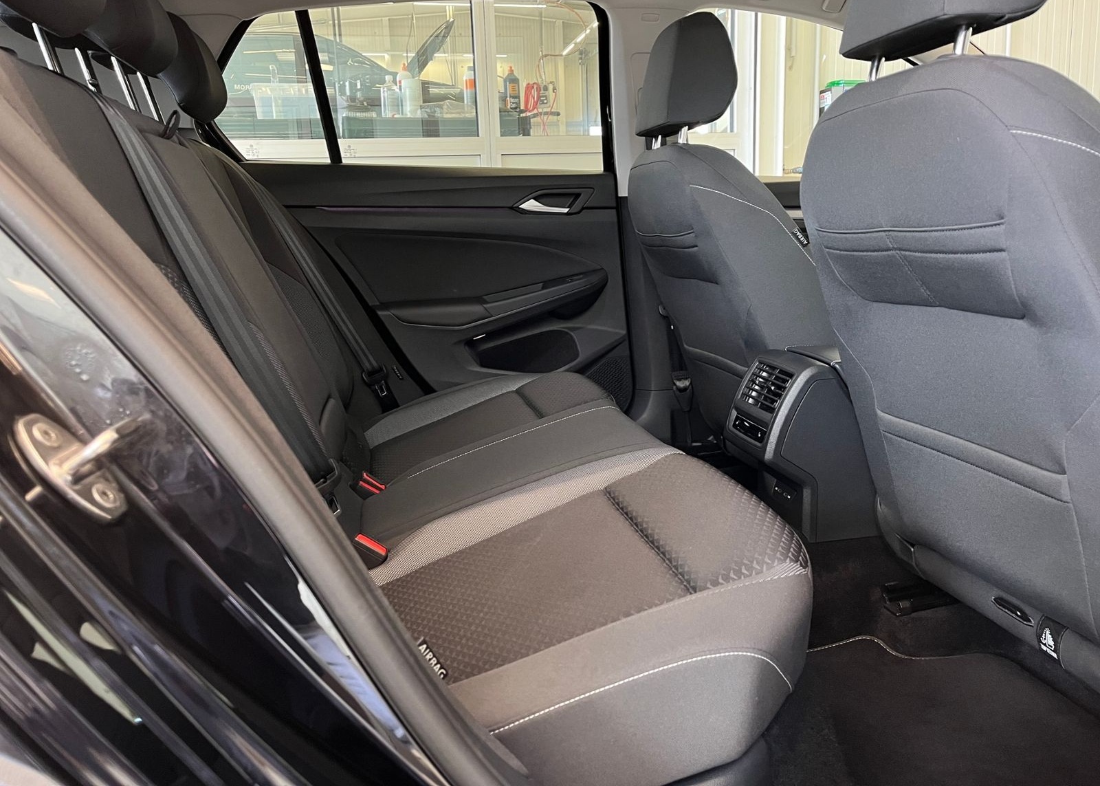 Volkswagen Golf VIII ACTIVE 1.5 TSI Standhzg. HUD Navi LEDP foto 11