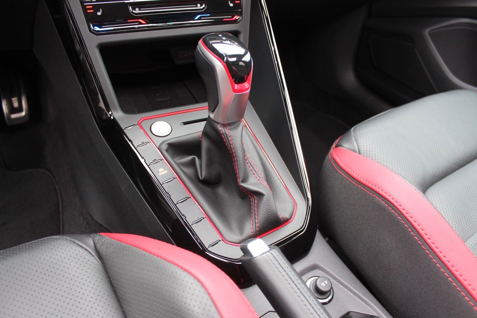Volkswagen Polo VI GTI Edition 25 DigTacho Keyless Pano Cam foto 16