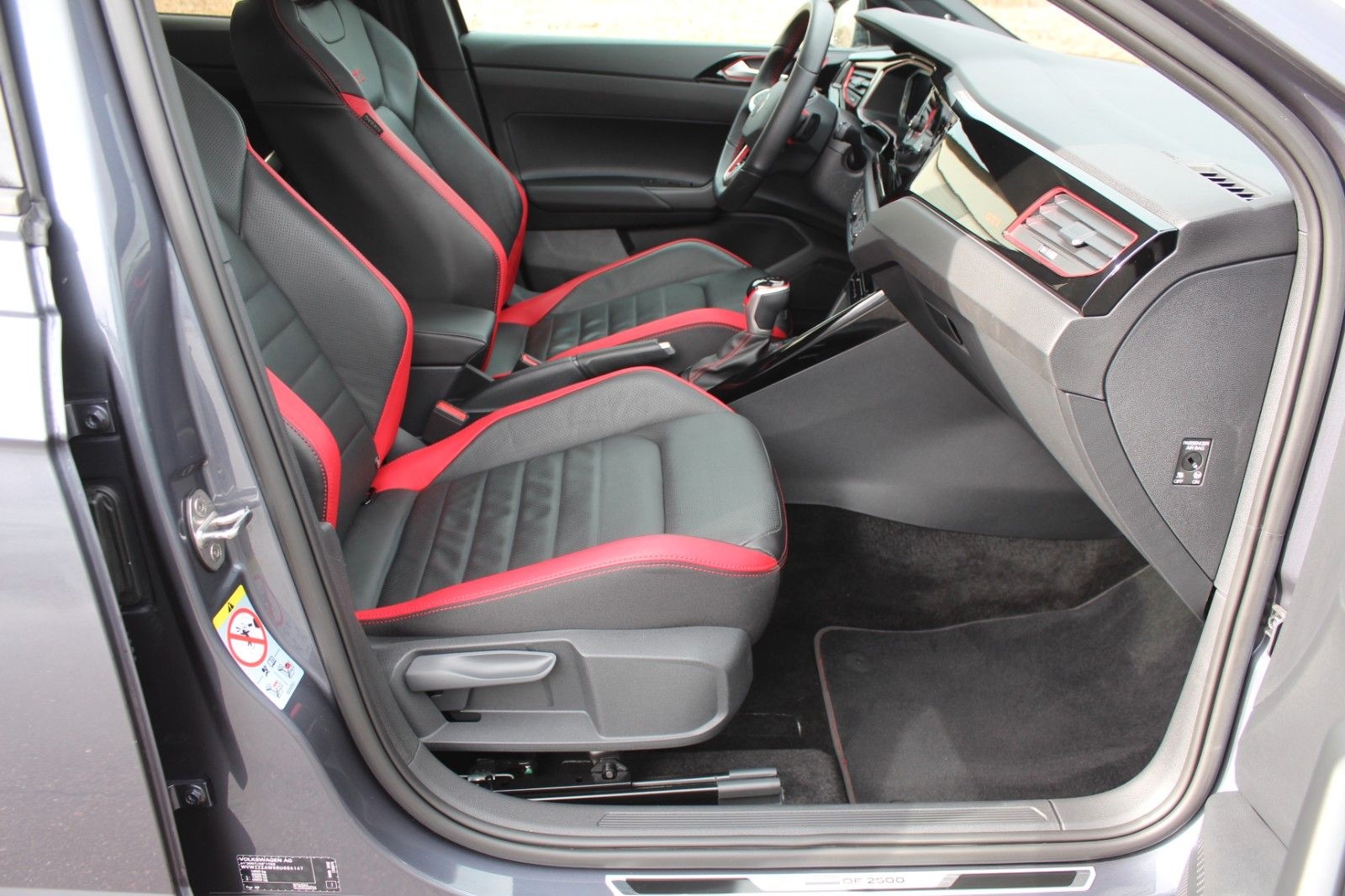 Volkswagen Polo VI GTI Edition 25 DigTacho Keyless Pano Cam foto 18